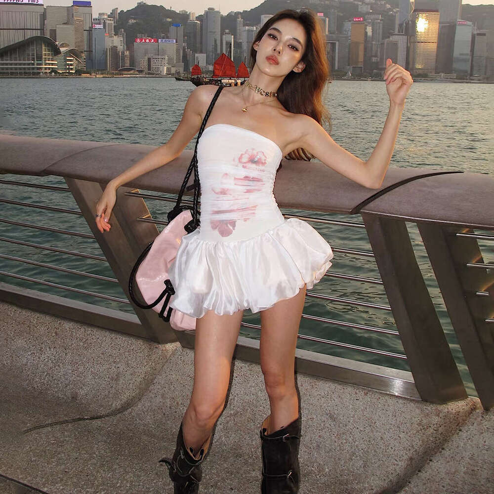 2025 Summer New Slim Fit Pure Desire Waist-Cinching Versatile Elegant Ruched Strapless Sleeveless Short Dress Women's Fashion 03d