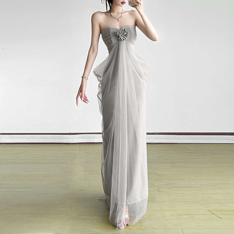 2025 Spring New Women's Solid Color Slim Fit Fashion Off-Shoulder Strapless Backless Dress d0f