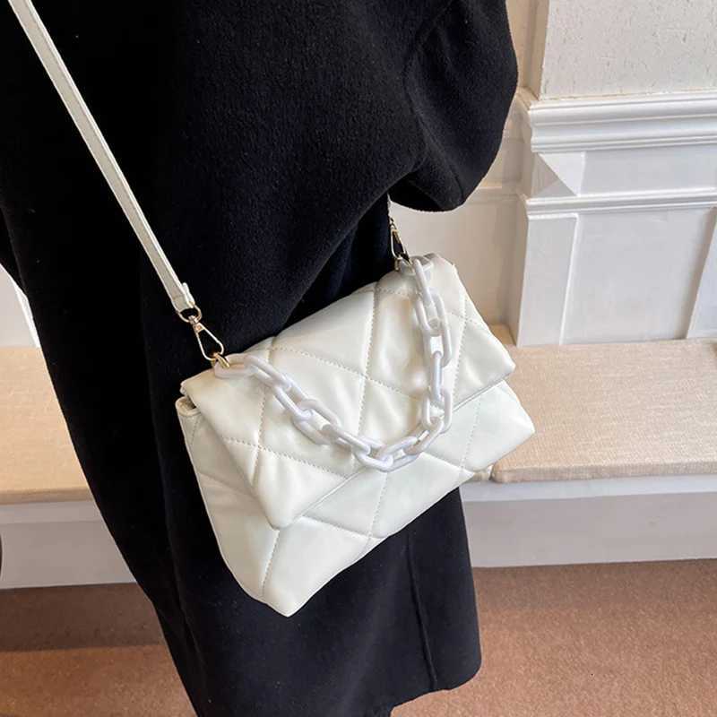 Vintage PU Leather Shoulder Bags for Women Large Capacity Crossbody Bag Chains Decor Fem Messenger Handbags Tote Y250725