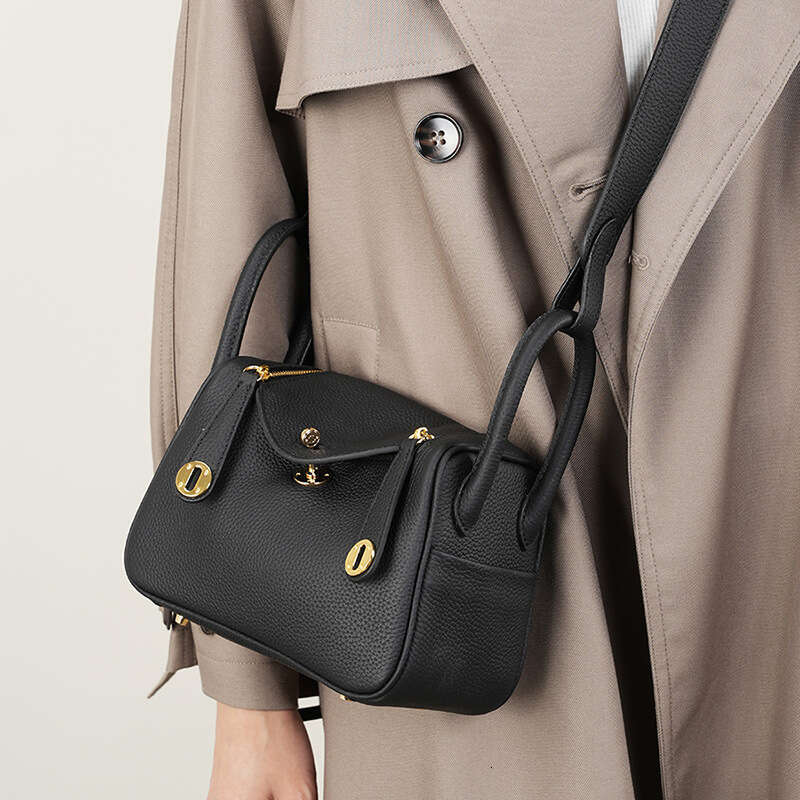 2025 New Designer bag Luxury bag Women's Mini Genuine Leather Shoulder Crossbody Pillow Versatile Small Bag Doctor