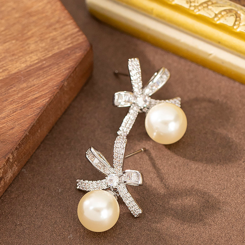French Elegant Exquisite Style Full Zircon Butterfly Pearl Earrings for Women High-end Sier Needle Ear Jewelry