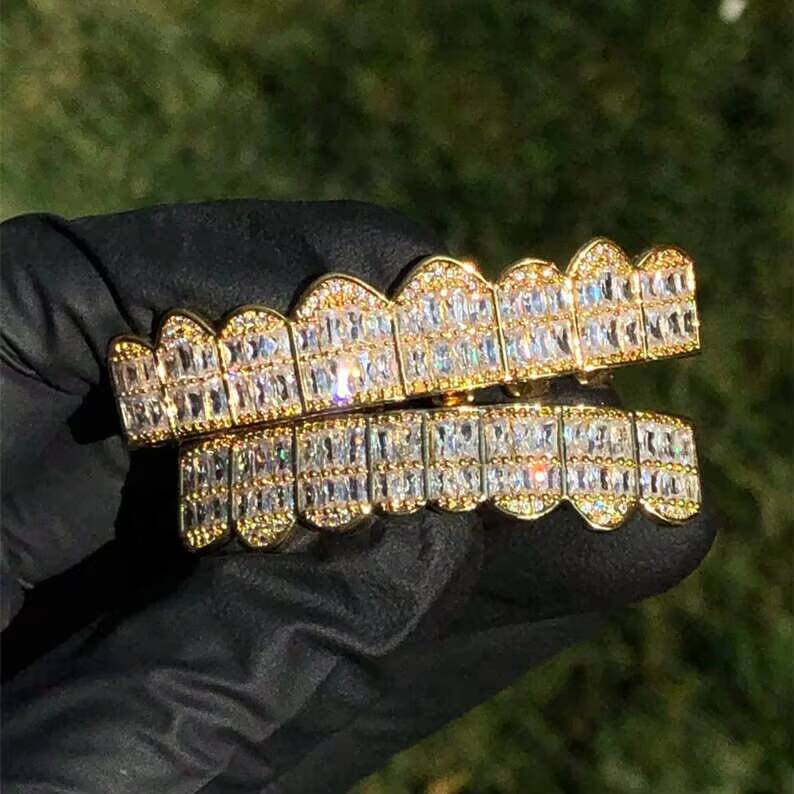 Custom 18K Gold Hip Hop Grillz Iced Out VVS Moissanite Diamond Grillz Teeth