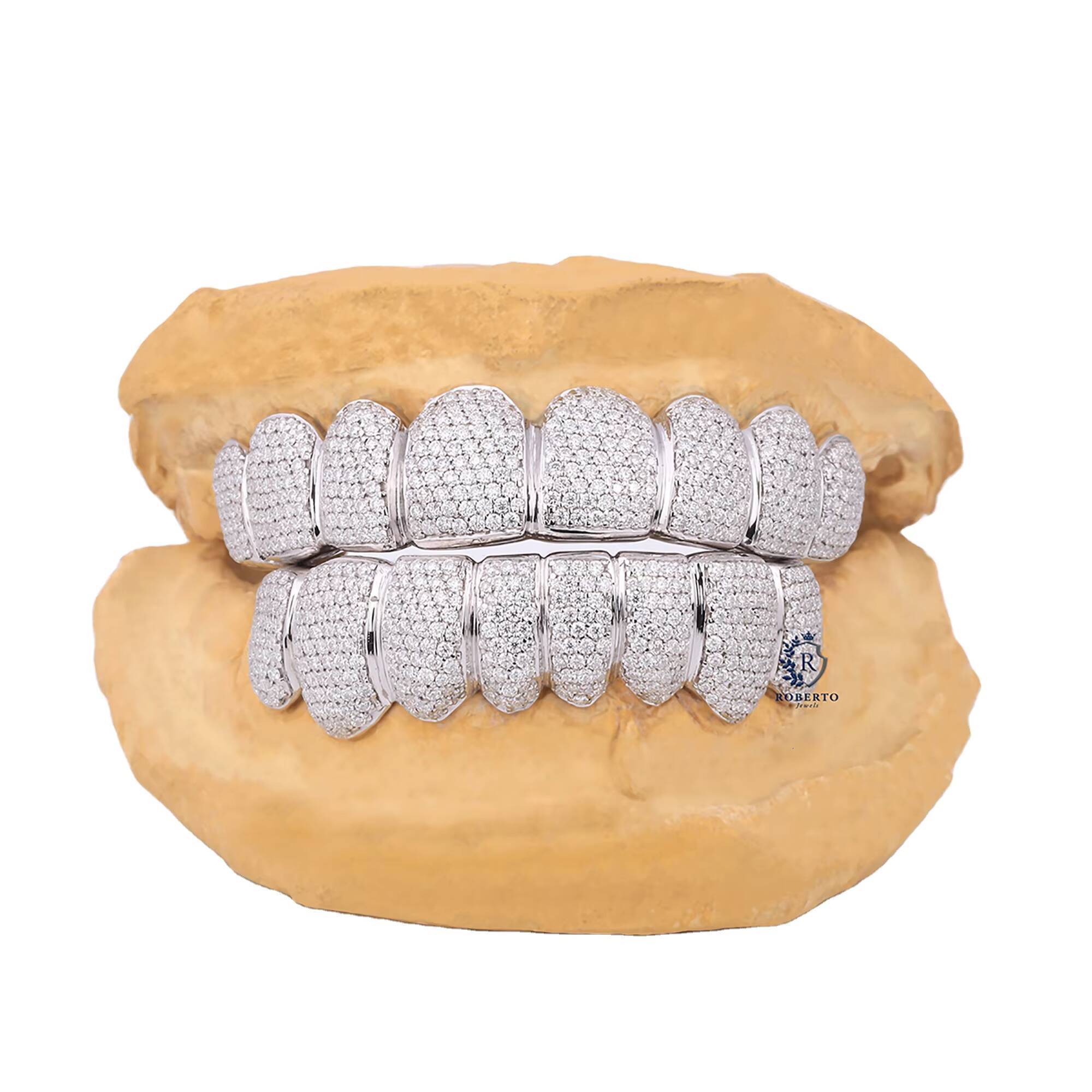 16 Teeth Iced Out Grillz Set Top Bottom Moissanite Diamonds 10K Gold Custom Colors Men Women Jewelry Gift