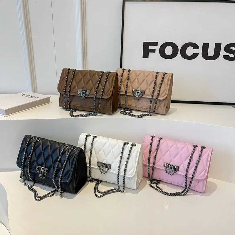1 Simple and Stylish Diamond Grid Crossbody Bag Metal Chain Shoulder Bag Suitable for Mens Daily Leisure Use-A-DH Y250725