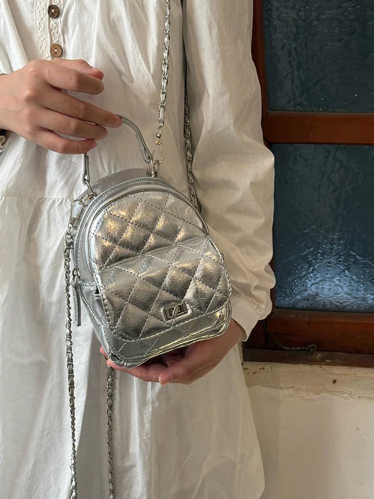 2025 new diamond grid chain mini backpack reliable and casual mens daily commuting versatile small backpack Y250724