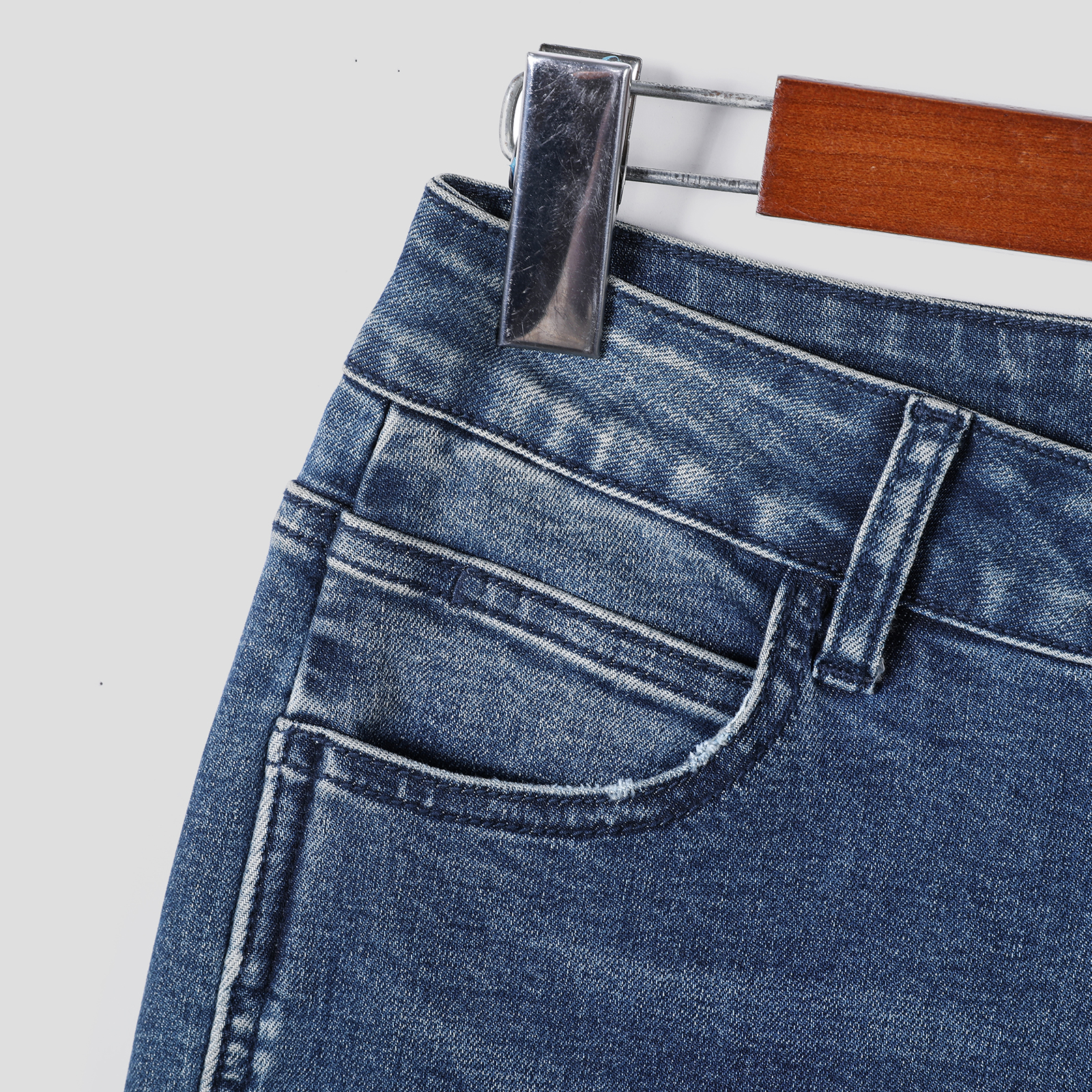 Tight jeans for women slim fit lifted buttocks elastic fit slim fit small foot design essential for commuting and dating