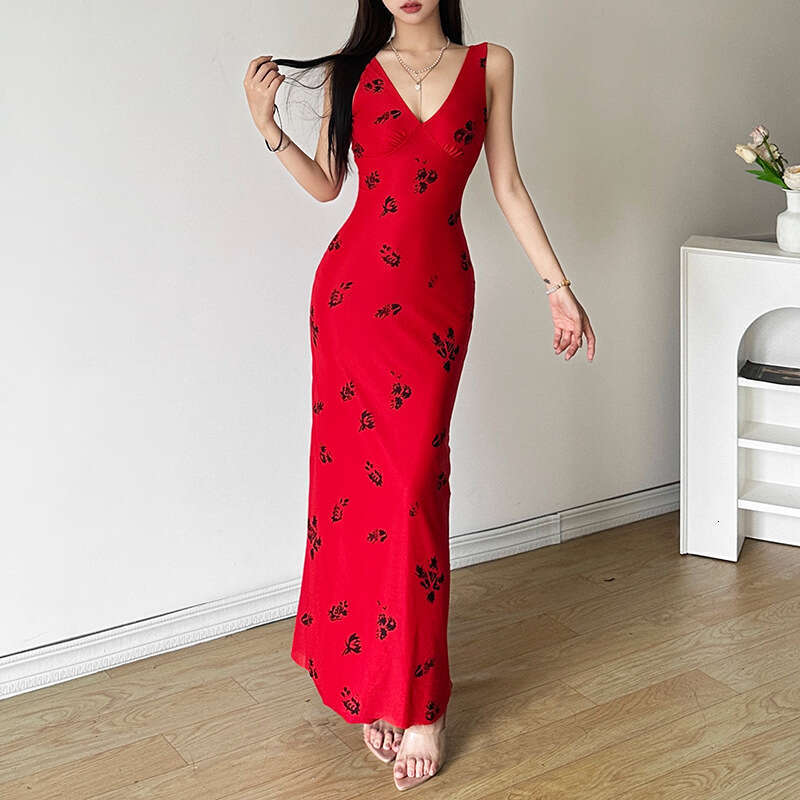 2024 Summer New Women's Solid Color Slim High Waist Street Fashion V-neck Sleeveless Dress 48b