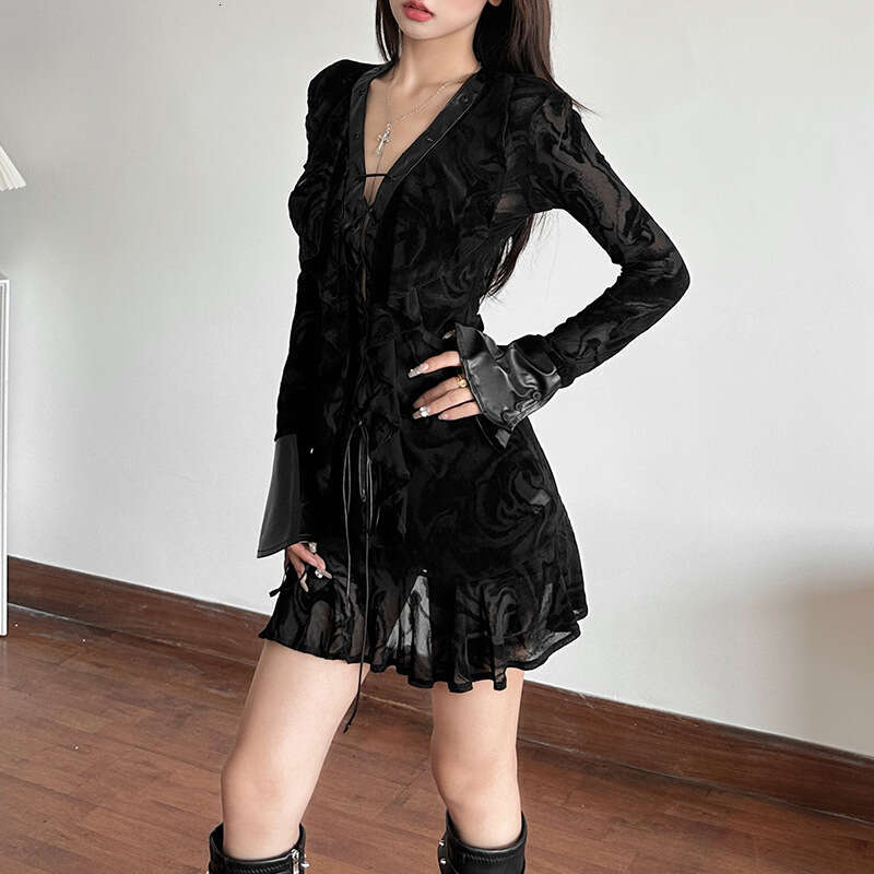 2024 Autumn New Women's Solid Color Slim High Waist Street Fashion V-Neck Long Sleeve Dress 555