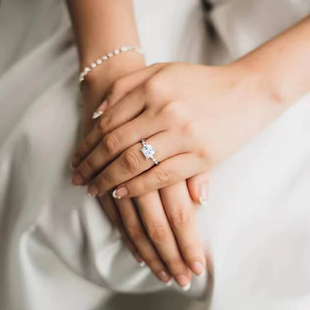 Tempusort 2CT Moissanite Ring with Hidden Halo Setting Classic Bridal Women Engagement Fashion Jewelry Ring