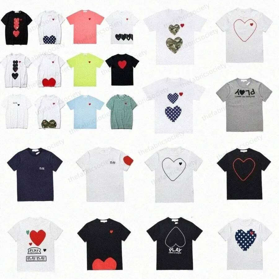 Play T Shirt Mens Designer T Shirts comme desvgarcon shirt European American Popular Small Red Heart Embroidery Printing Tshirts Men Women Couples Cotton dc4