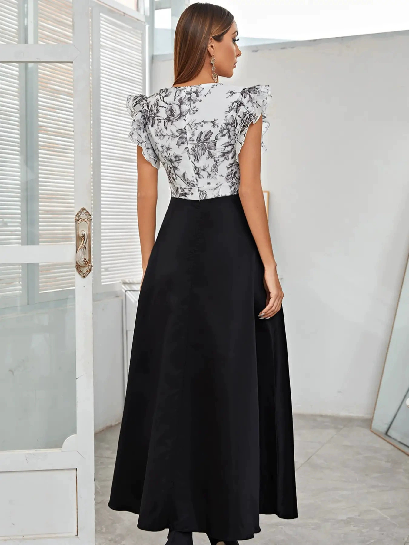 S724Women's Spring and Summer New Sexy V-neck Petal Sleeve Digital Printed Dress