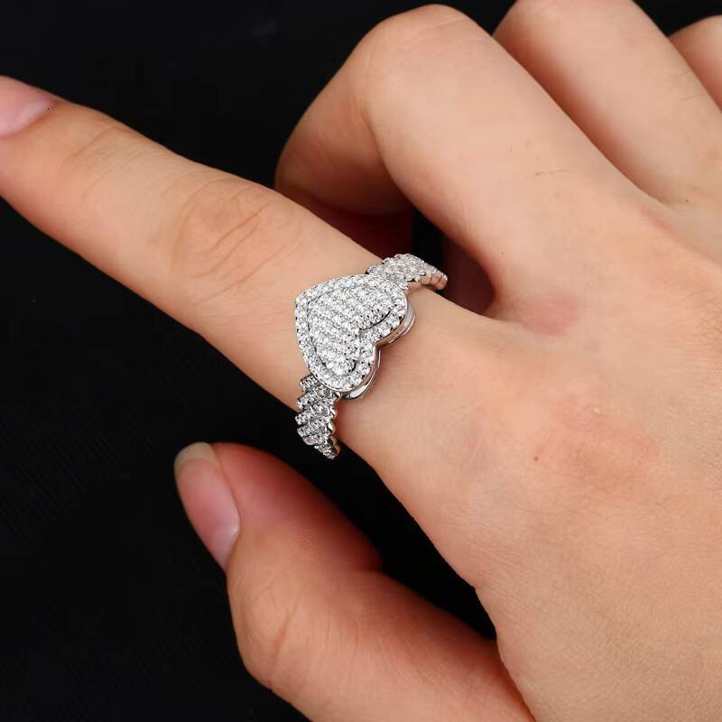 Fashion Anniversary Gift Sparkling Jewelry 925 Sterling Silver VVS Moissanite Diamond Iced Out Heart Finger Ring