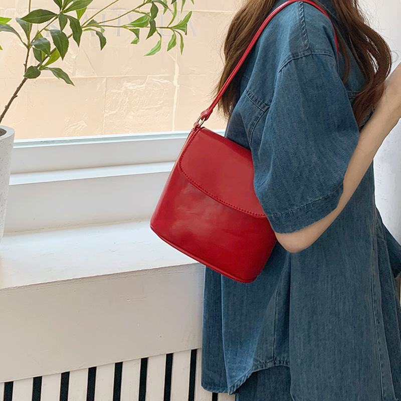 2025 summer new women's shoulder handbag new Korean style niche design texture solid color crossbody bag new women's crossbody bag designer 