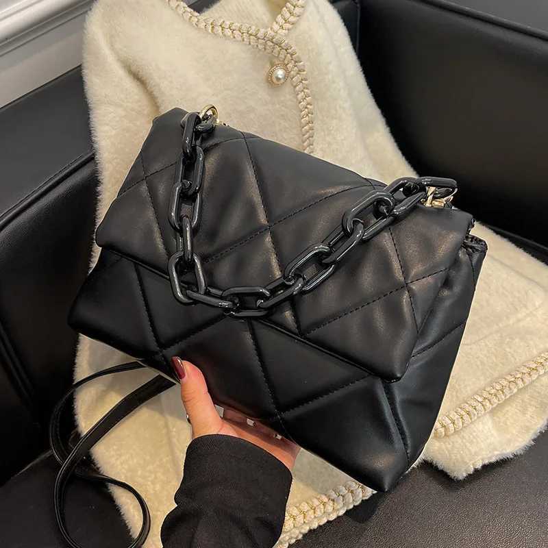 Vintage PU Leather Shoulder Bags for Women Large Capacity Crossbody Bag Chains Decor Fem Messenger Handbags Tote Y250725