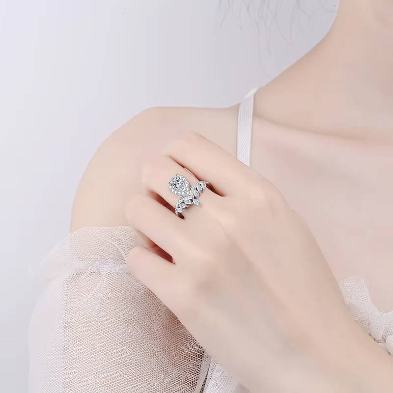 Factory Direct Sale S925 Silver Womens Personalized Fashion Moissanite Wedding Ring Special Shape Moissanite Engagement Ring