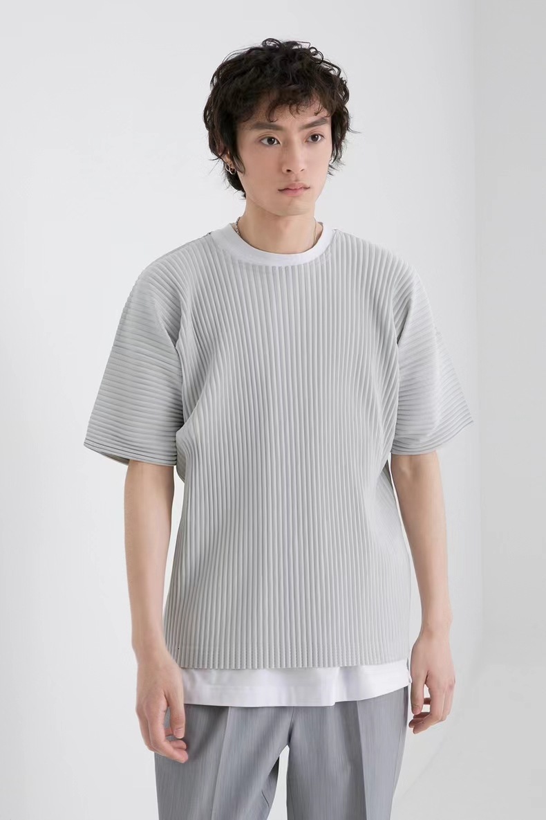 Miyake Pleated T Shirt For Men Summer Clothes Short Sleeve Plain T-Shirt Fashion Black Shirts Round Collar Sports Top 240311