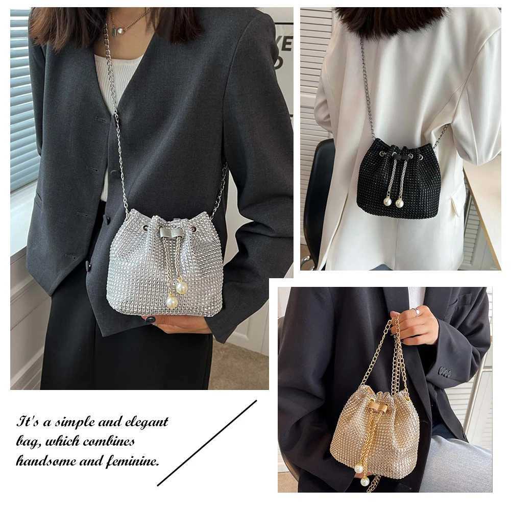Women Chain Crossbody Bag Solid Color Rhinestone Glittering Satchel Bag Drawstring Shiny Sling Purse Dinner Party Bag Y250725