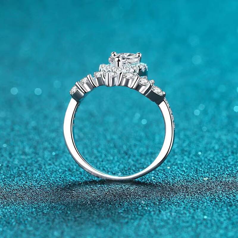 Factory Direct Sale S925 Silver Womens Personalized Fashion Moissanite Wedding Ring Special Shape Moissanite Engagement Ring