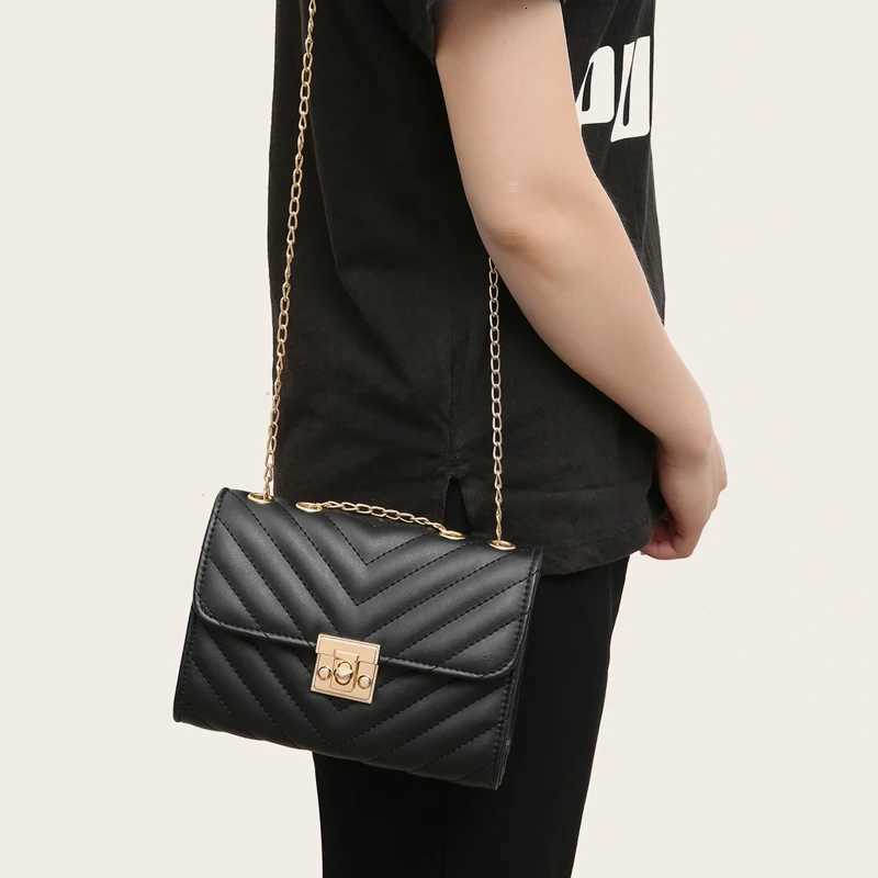 Lingge Chain Small Square Bag Lock Buckle Single Shoulder Crossbody Bag Texture Y250725