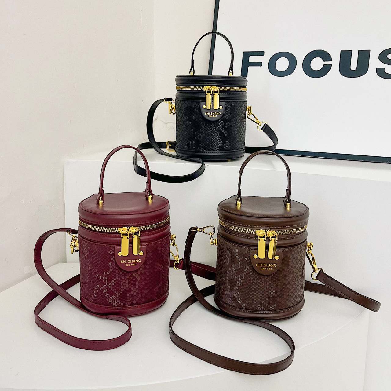 Luxury Brand Designer Bag This Year's Trend Snake Skin Pattern Handbag For Women Foreign Trade Spring Summer High-End Cylinder Single Shoulder Cr