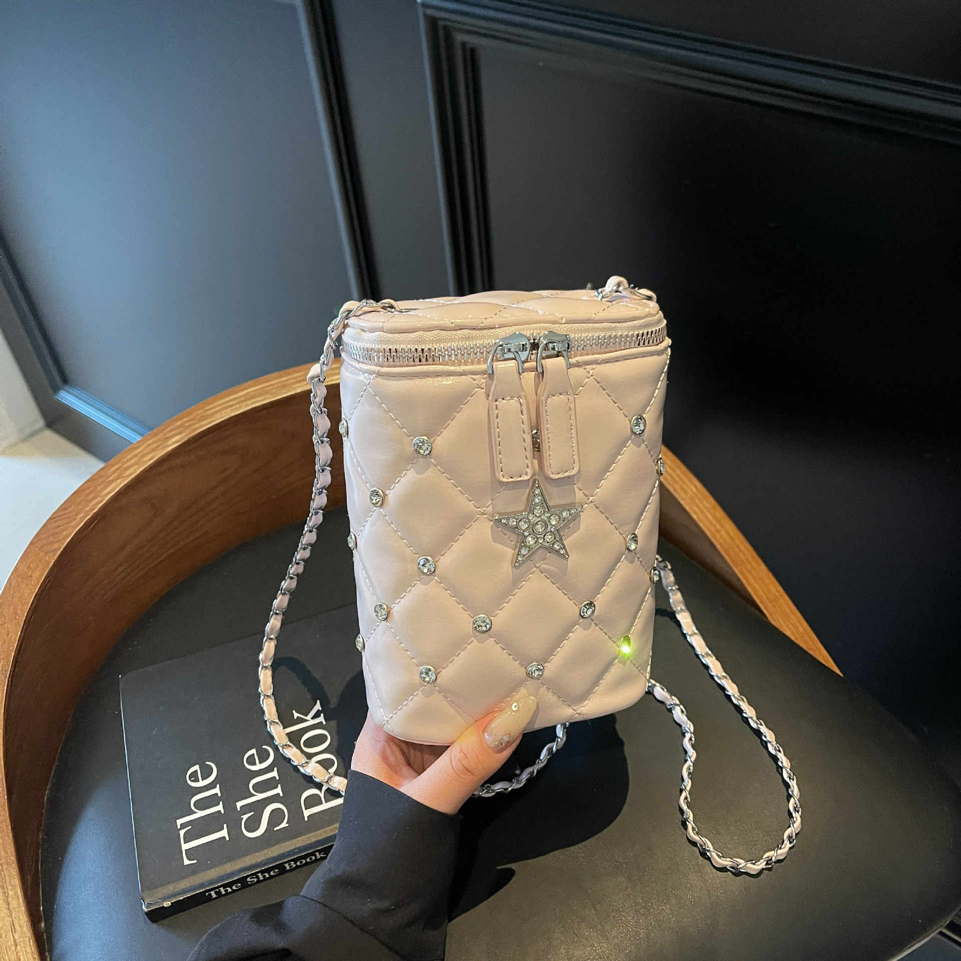 Luxury Brand Designer Bag Korean Style Fashion Small Style Cylinder Bag Quilted Chain Lock Bag Women Box Bag High-End Versatile Crossbody Bag
