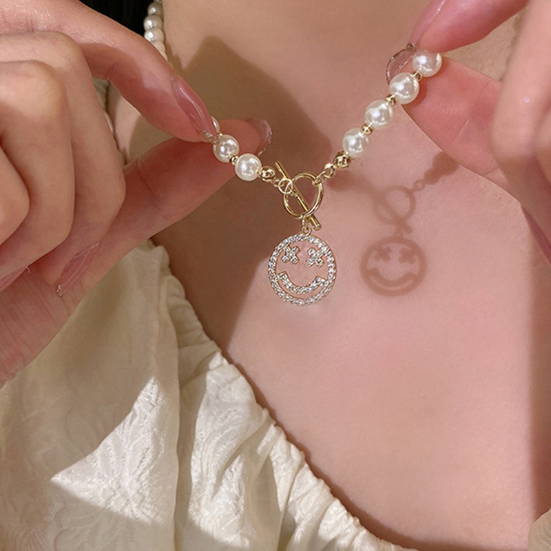 Japanese and Korean INS New Super Fairy Temperament Imitation Pearl Smiley Face Necklace Cold Style Sweet Simple OT Buckle Lock Bone Chain Jewelry for