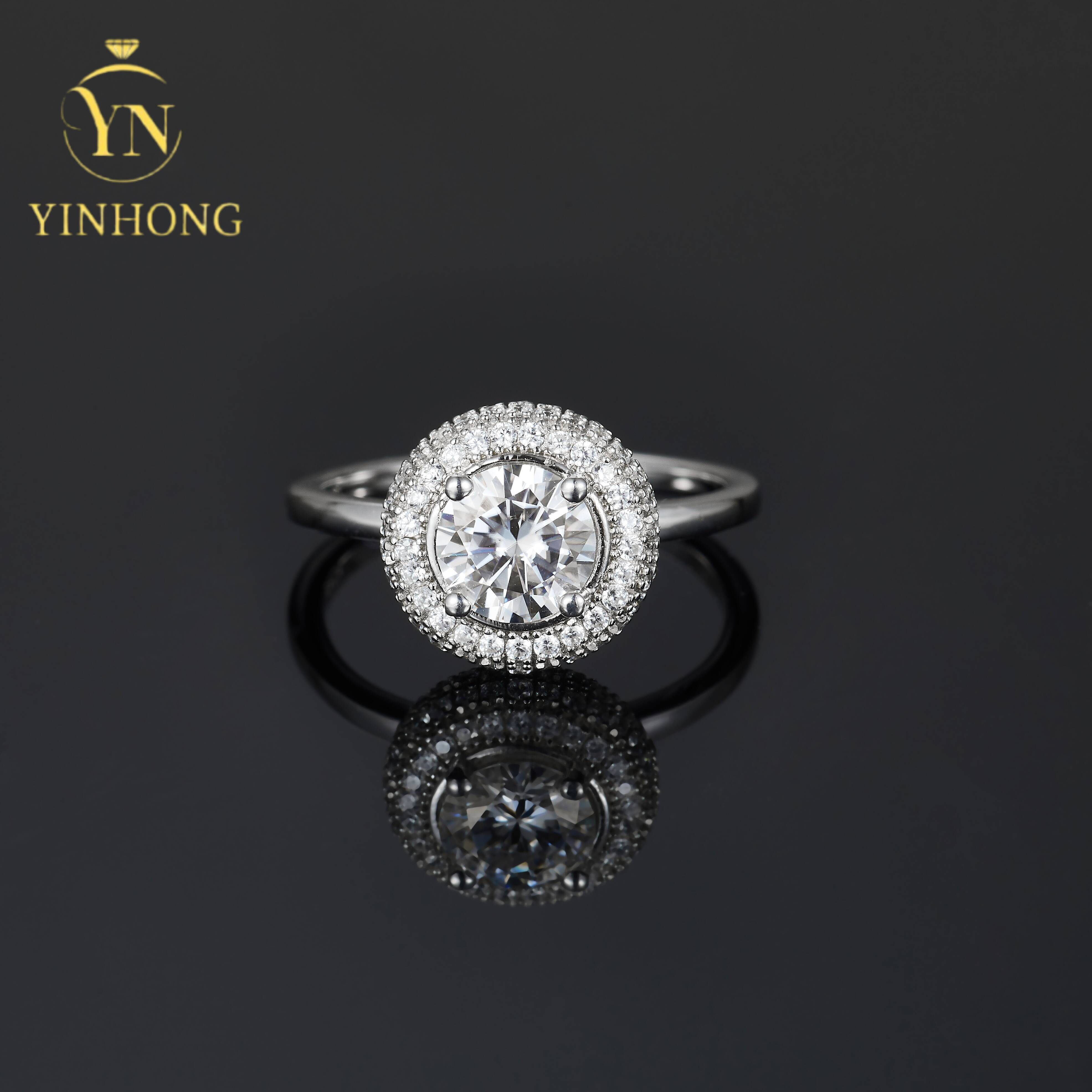 Customizable 925 Sterling Silver Moissanite Diamond Wedding Rings Luxury Jewelry for Women
