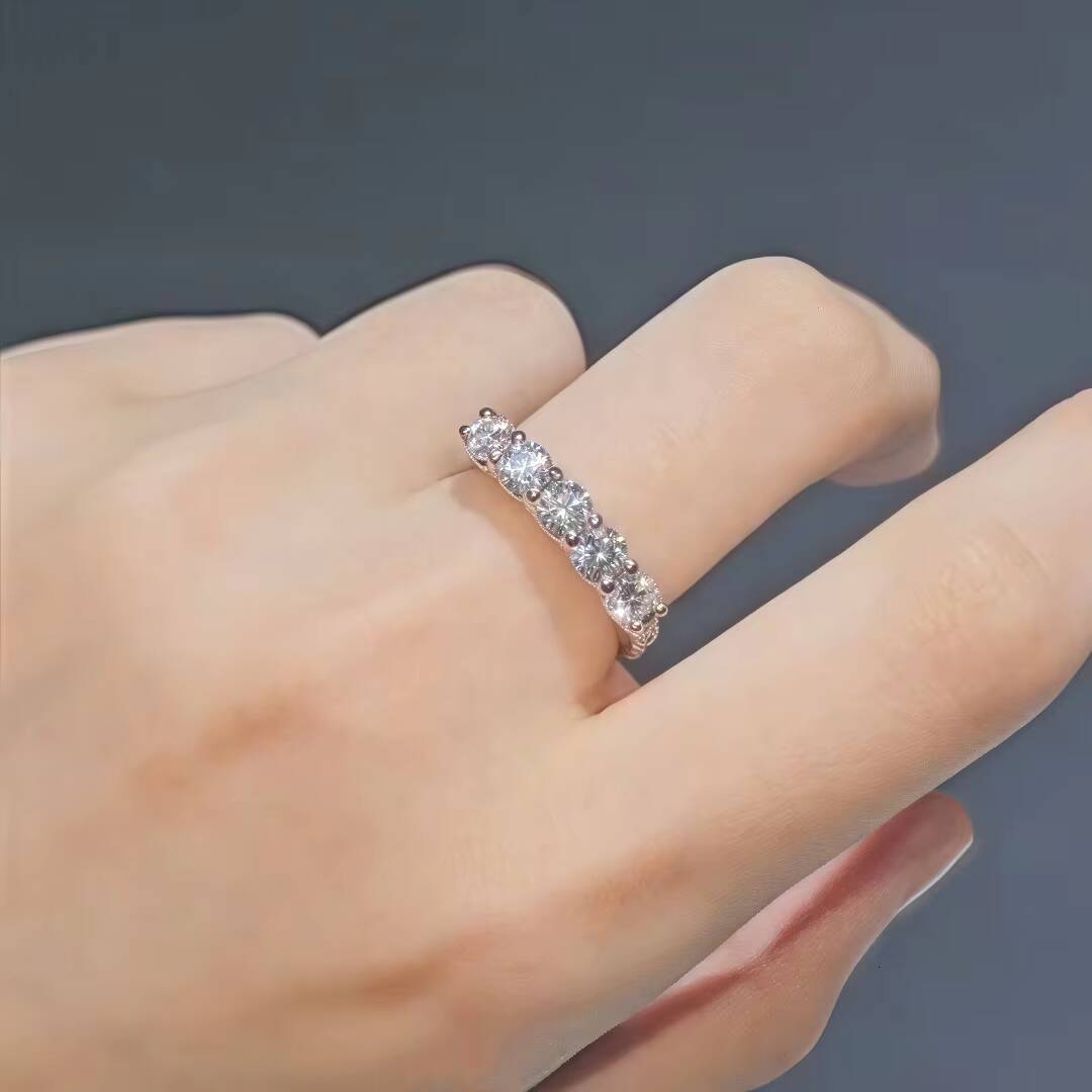 S925 Silver Five Stone Moissanite Ring Niche and Personalized Jewelry