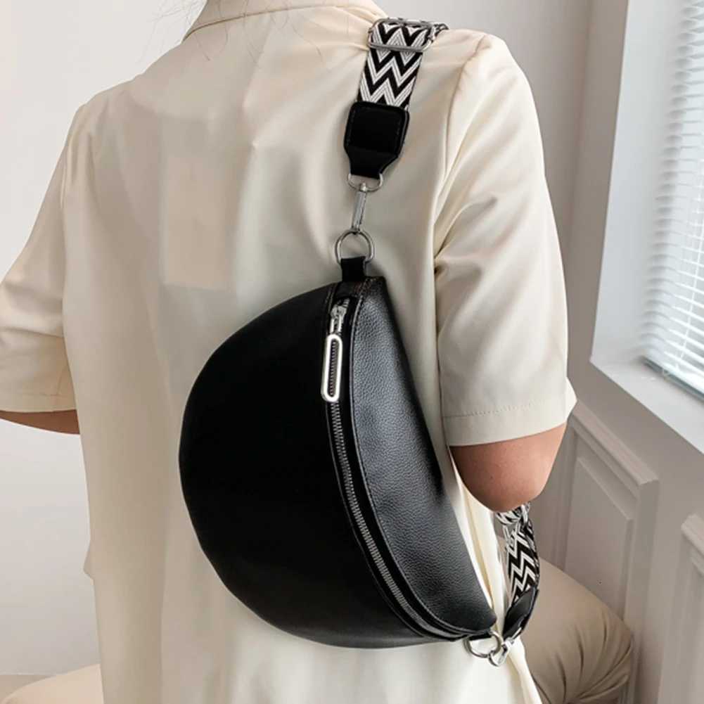 2024 Casual Ch Bag For Women Large Leather Travel Crossbody Bag Ladies Half Moon Belt Bag Banana Bag Fem Street Fanny Pack Y250724
