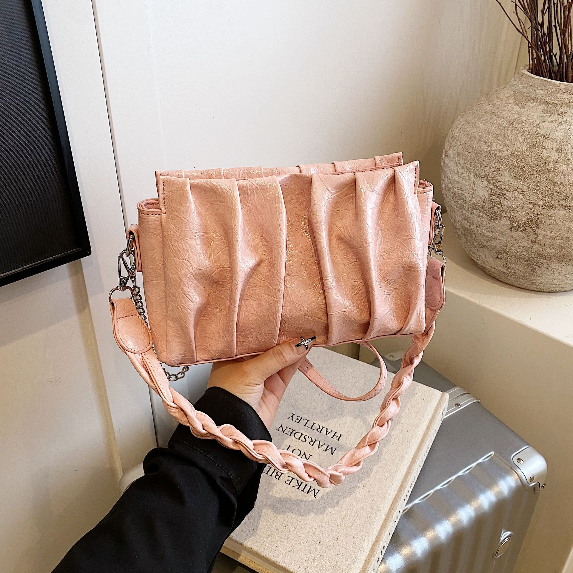Luxury Brand Designer Bag Korean Style Pleated Cloud Bag Woven Trendy Original Design Underarm Bag Fashionable European And American Hot Girl Single S