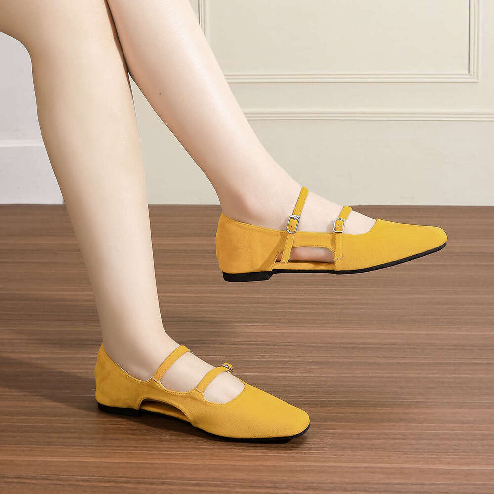 2025 New Side Hollow Flat Summer Outdoor Wear High-end Double Row Single Strap Soft Sole Casual Shoes for Women Elegant