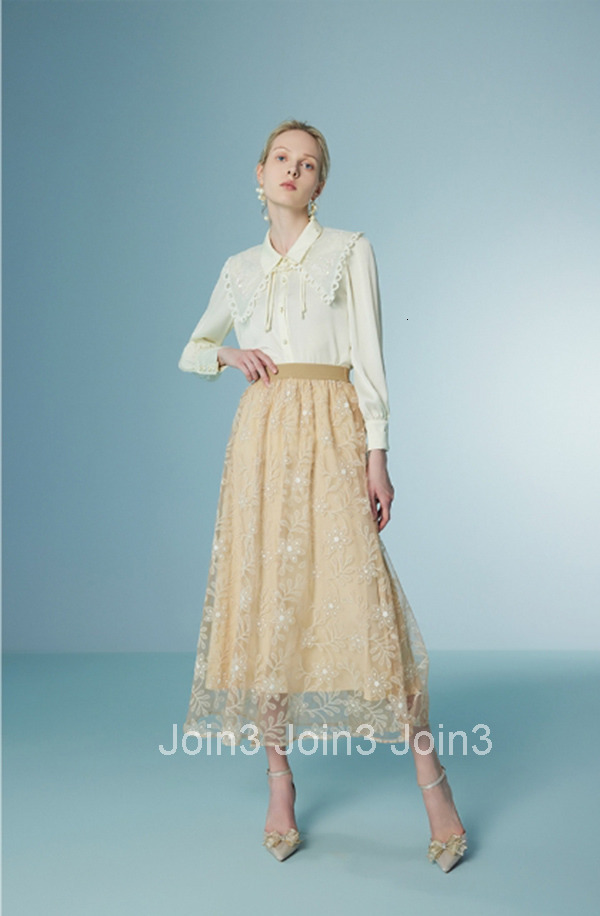 Summer New Womens Lace Shirt Fashionable Elegant Turn-down Collar White Womens Top 2346