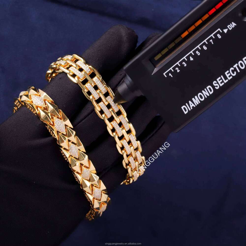 Hip Hop Style 10mm Wide Men Real Gold Plated S Sterling Sier VVS1 Moissanite Dia Cuban Bracelet