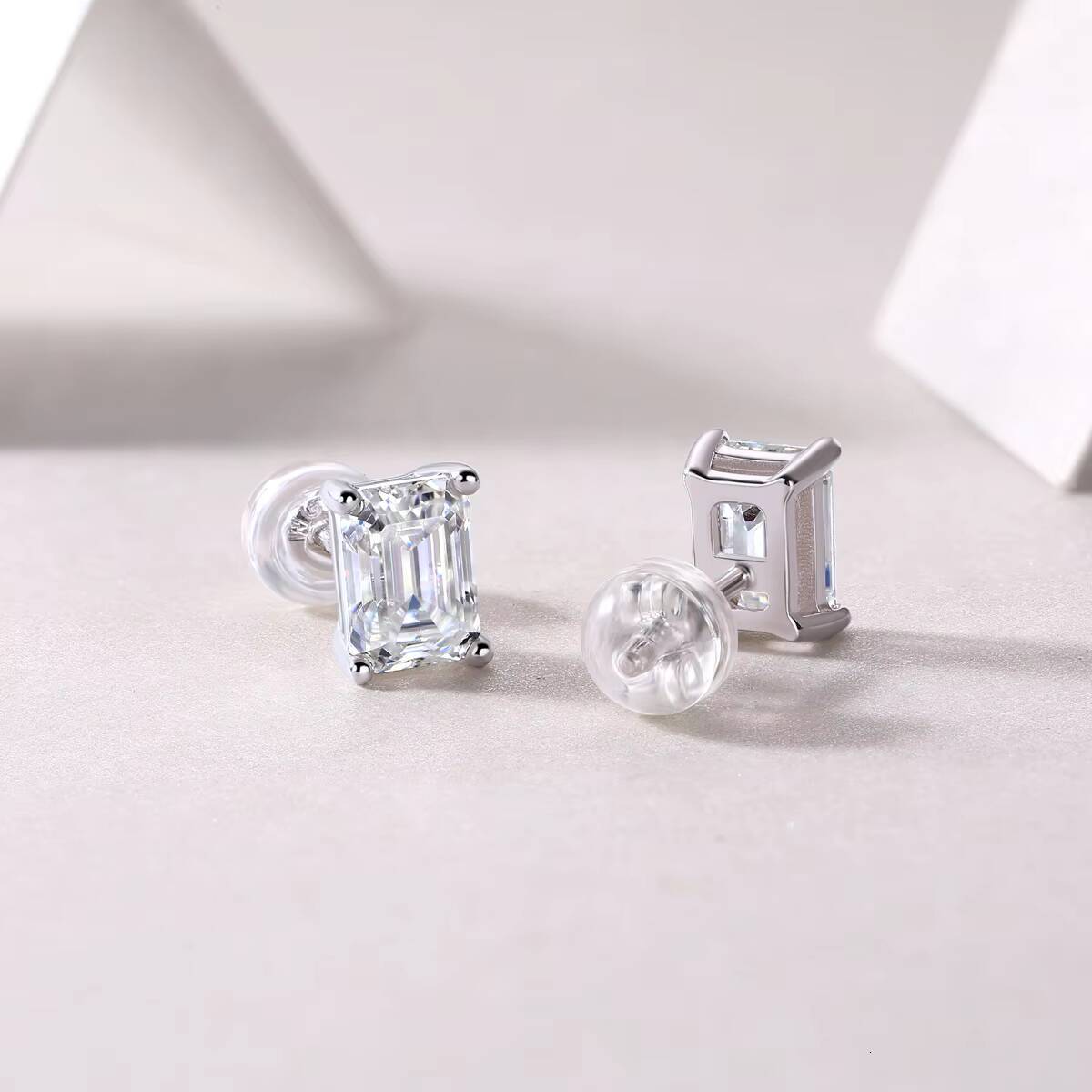 2024 New Classic Style 12955 Womens 18K Gold Plated 925 Silver Rectangular Moissanite Stud Earrings Jewelry Stud Earrings