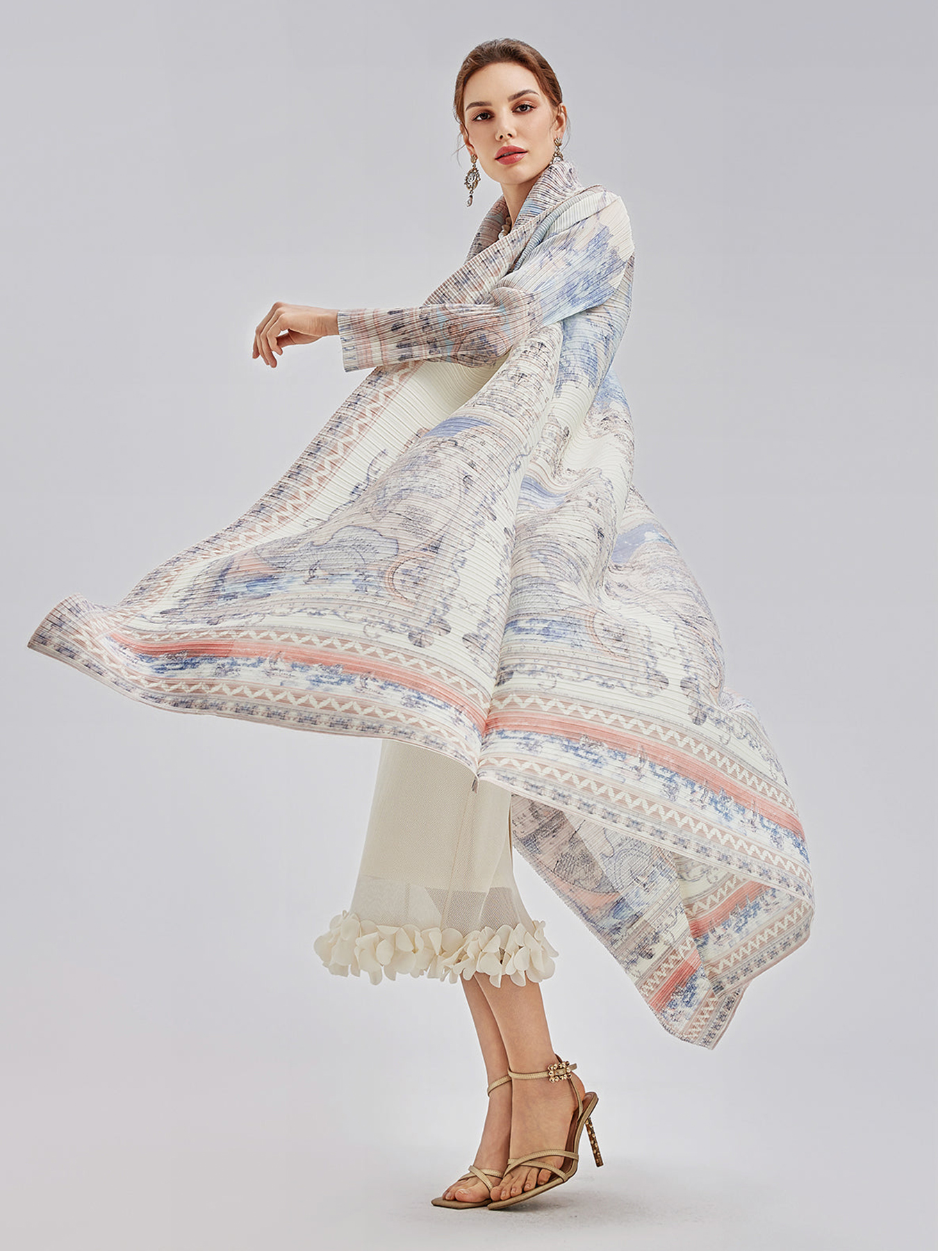 Ethnic ClothingThe Abaya long windbreaker for women is elegant, loose, large-sized printed cardigan and shawl in an Arabian style. It's trendy NZ