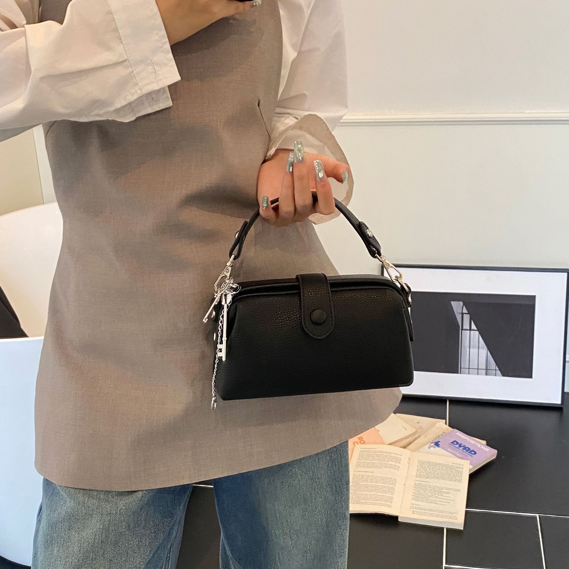 Luxury Brand Designer Bag Niche Design Korean Style Handbag Ins Women's Bag Clip Bag Export Simple Commuter Shoulder Crossbody Bag