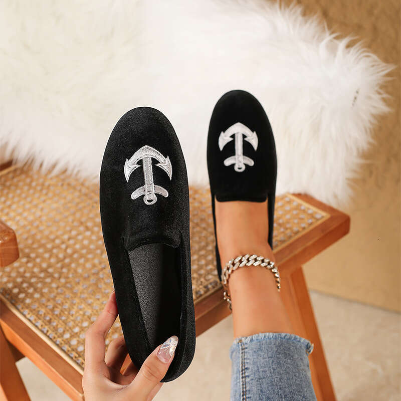 Grape Mom Style French Exquisite Embroidered Casual Slip-On Velvet Soft Sole Loafers for Women