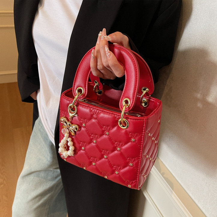 Free Shipping Designer Luxury Diana Bag Women's New High-end Quilted Embroidery Pearl Handbag Bucket Bag Single Shoulder Crossbody Bag Leisure Co