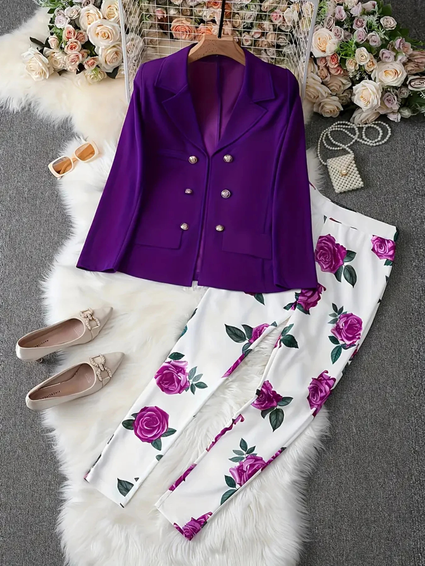 Ladies Elegant Two-Piece Set Long Sleeved Lapel Suit Jacket and Slim Fit Pants Suitable for Office and Work 250724