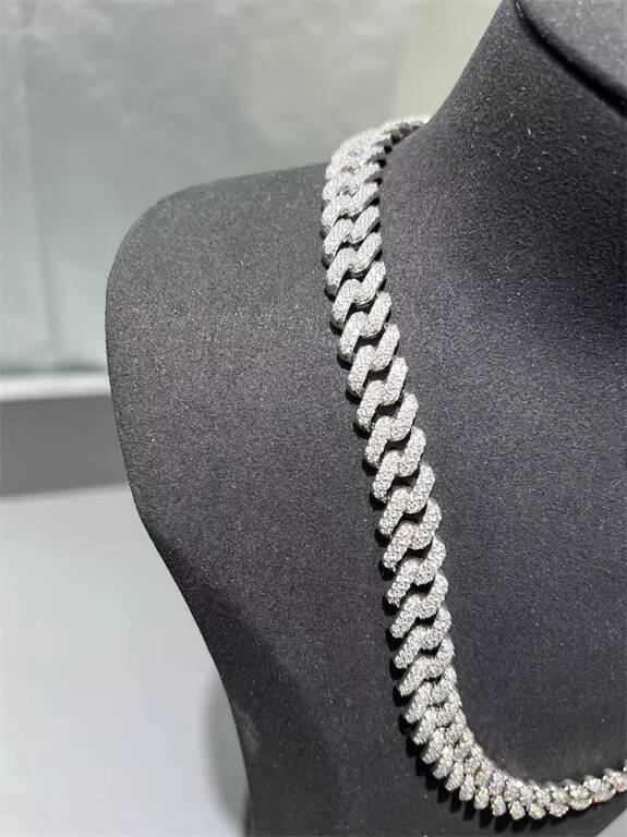 Hot Sale Sier VVS Moissanite 12mm Necklace Mossanite Cuban Link Chain
