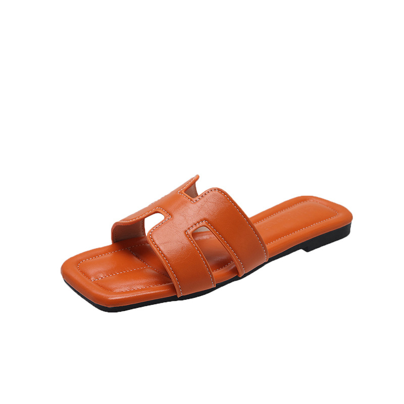 Free Shipping Fashionable Beach Flat Sandals for Women New Design Wearable Outdoors Soft Leather Comfort Versatile Summer Slides
