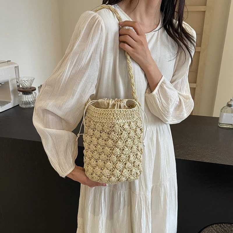 Summer Fiable Trendy Mens Bag High Quality Grass Woven Bag Bucket Shape Drawstring Handbags Y250725