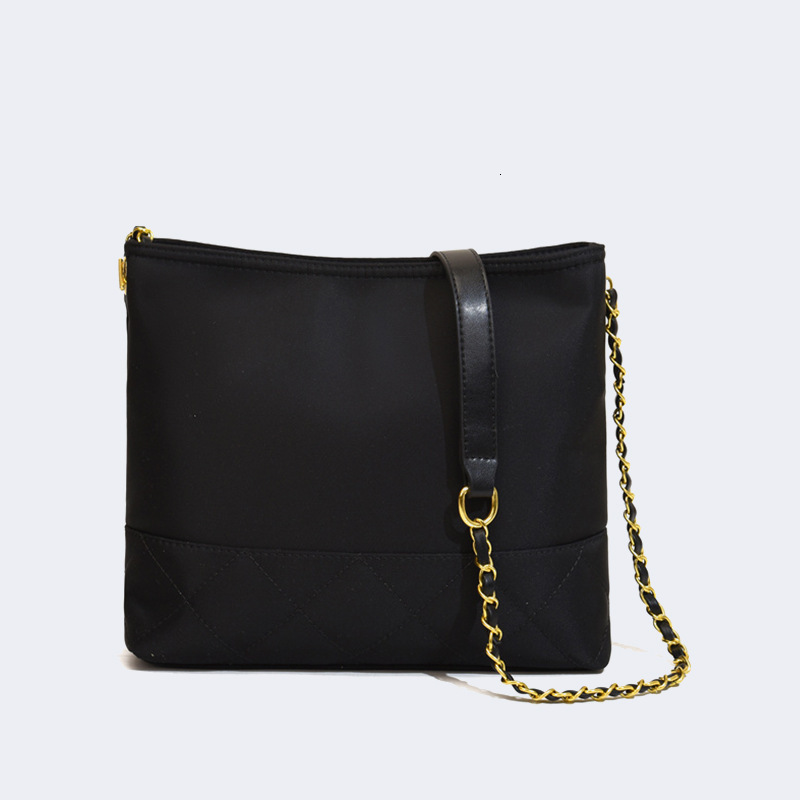 Luxury Brand Designer Bag Free Shipping Quilted Chain Bag Women's Bag 2025 New Casual Oxford Cloth Single Shoulder Crossbody Bag Fashion Niche Bu
