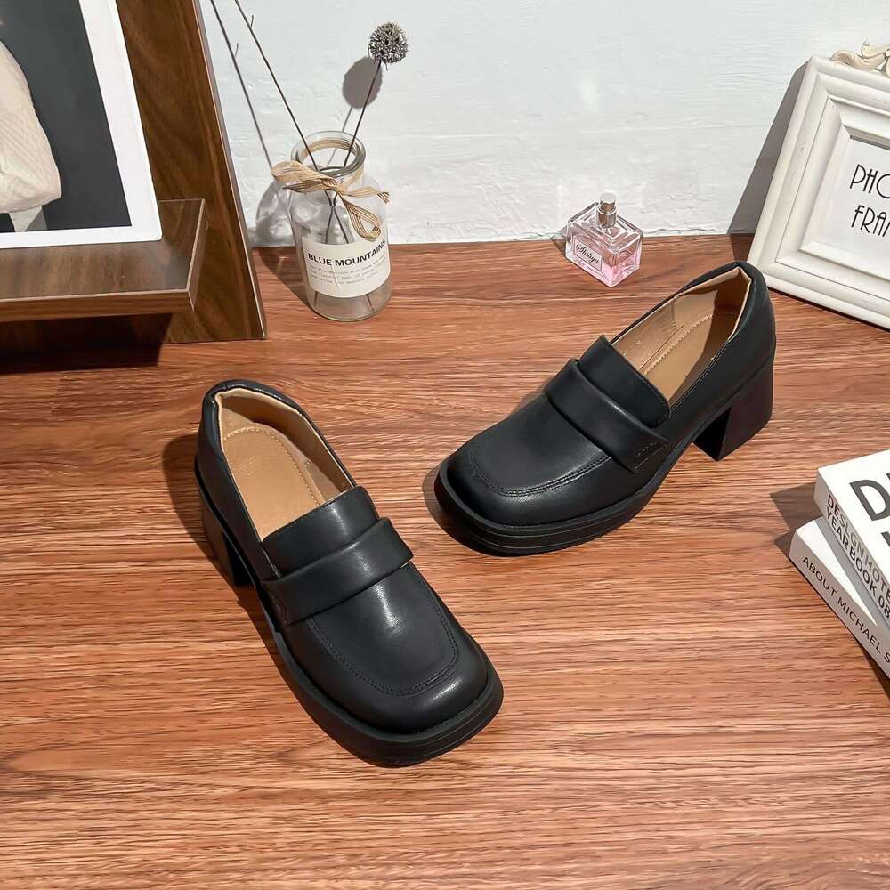 Petite Thick-Soled Height-Increasing 2025 French Style Loafers Comfortable Soft Leather Shallow Mouth Shoes for Women