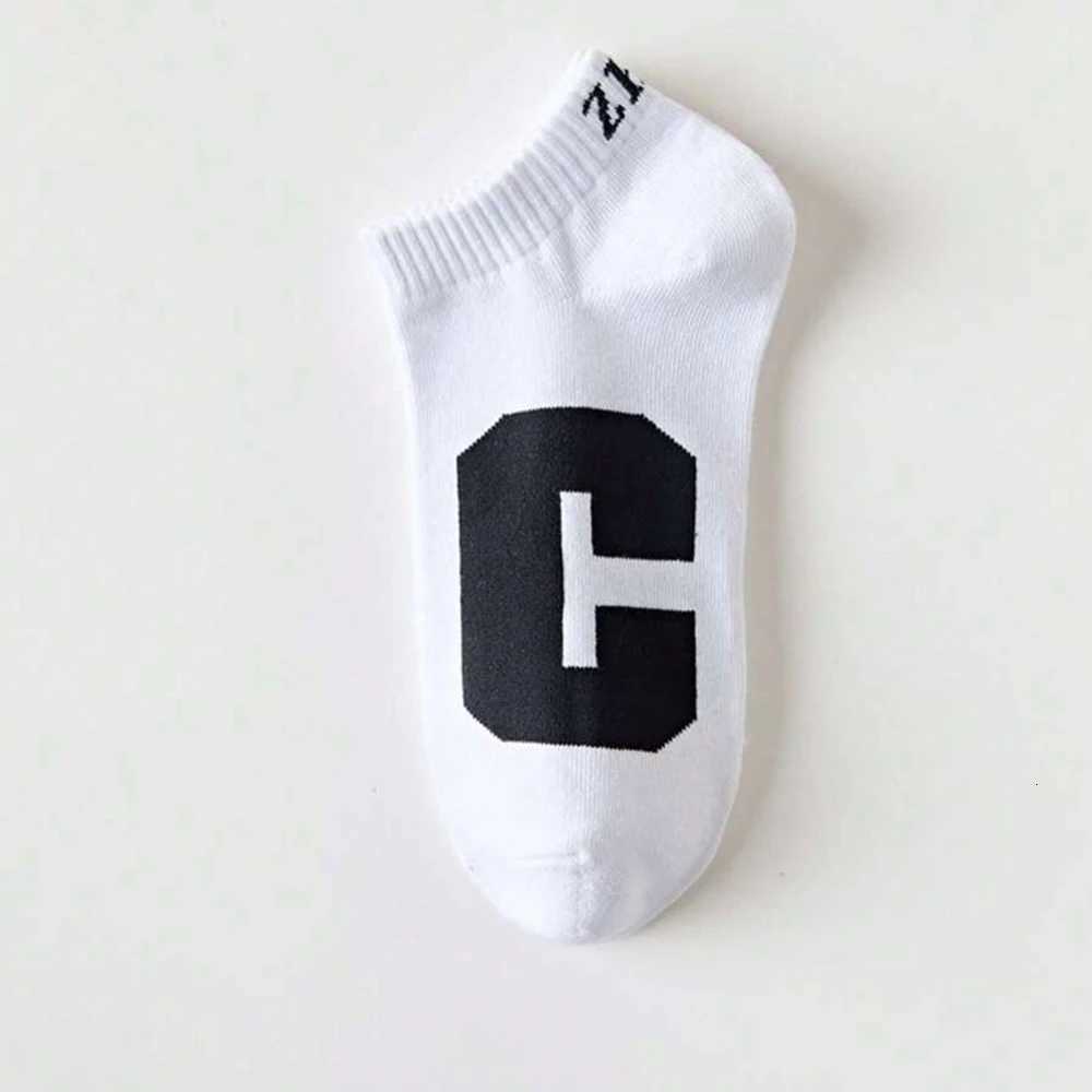 5 Pairs Men Boat Socks Summer Fashion Letter Casual Comfortable Breathable Suitable Men Outdoor Wear Sweat Absorbing Short Socks X250725