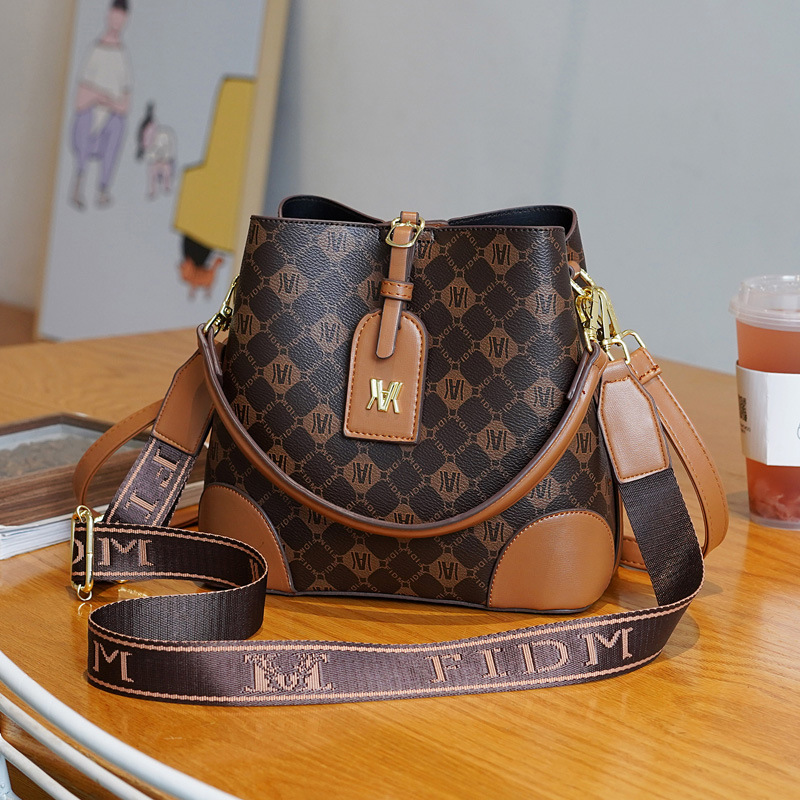 Women's bucket bag new bag crossbody bag women's fashion shoulder bag with large capacity lady handbag 2025s hot