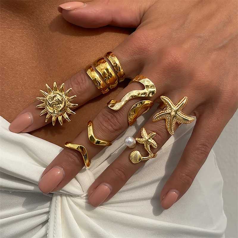 Vintage Bohemian Shell Pearl Starfish Open Ring Womens New Trend Gold Irregular Geometric Finger Ring Party Jewelry Gift W250417