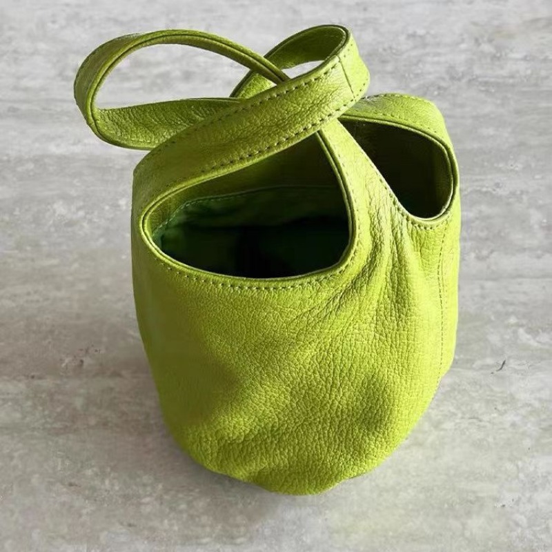 Chic Portability: Premium Quality Leather Bucket Bag for Ladies - Versatile Shoulders & Crossbody Wear