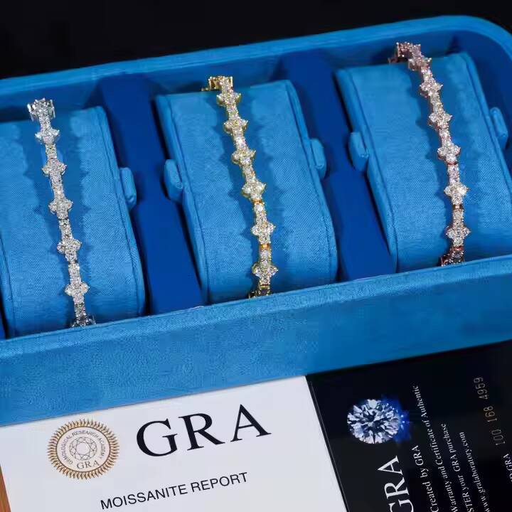 Stylish New Design Fashion Female 925 Silver VVS Moissanite Diamond Iced Out Four Leaf Clover Cross Tennis Chain Bracelet