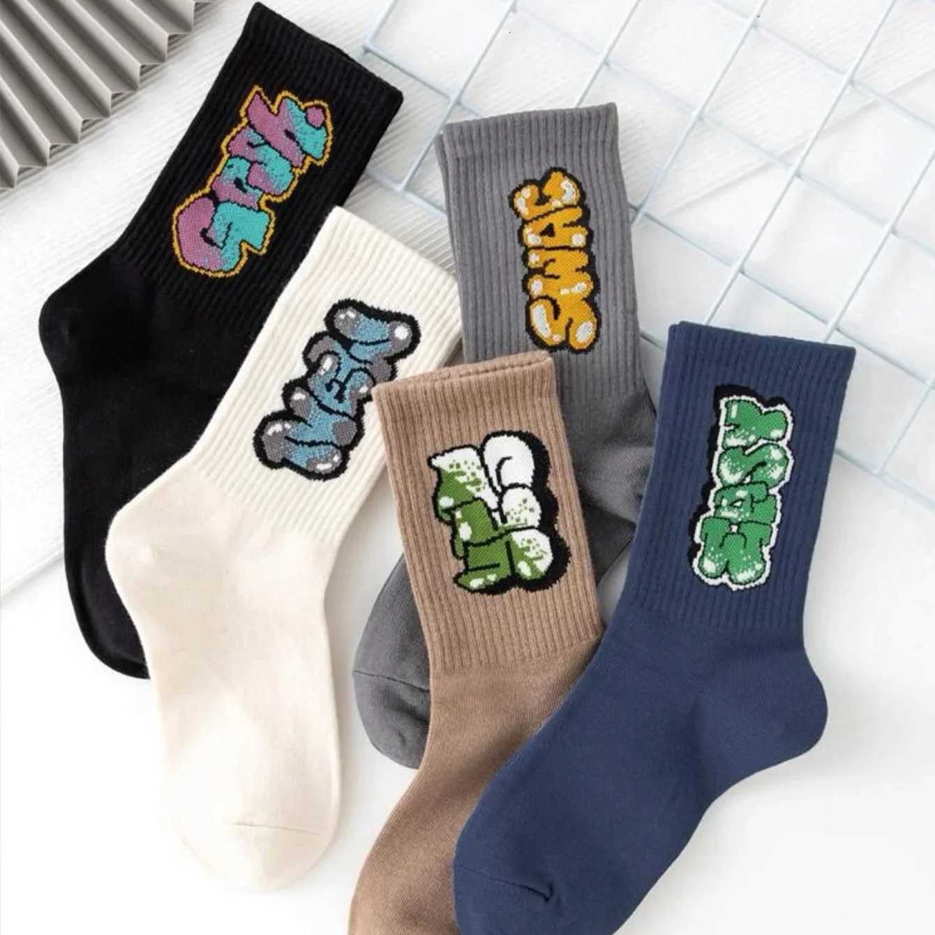 5 Pairs Mens Multicolor Crew Socks Graffiti Lettering Street Style Unique Comfortable Breathable Moisture-Wicking X2507251